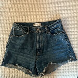 Abercrombie High Rise 4 inch mom short size 27